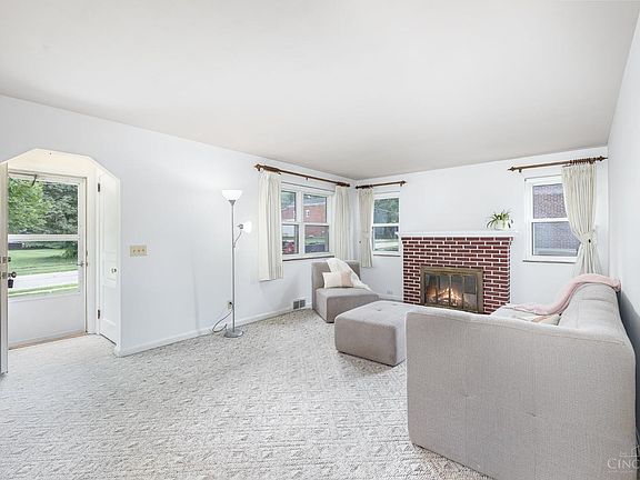 5th image of 7365 Forest Ave