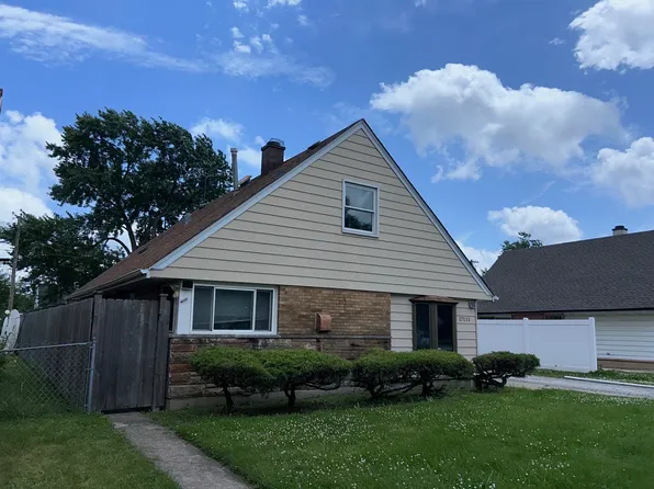 17111 Oakwood Ave, Lansing, IL 60438