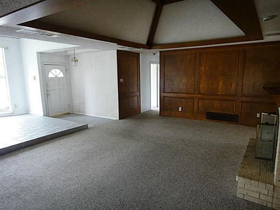 5th image of 714 Corinthian Pl
