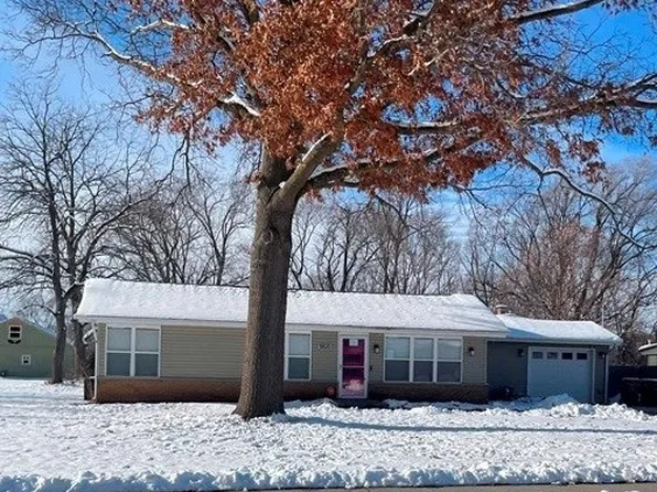 5820 NW 54th Ct, Johnston, IA 50131