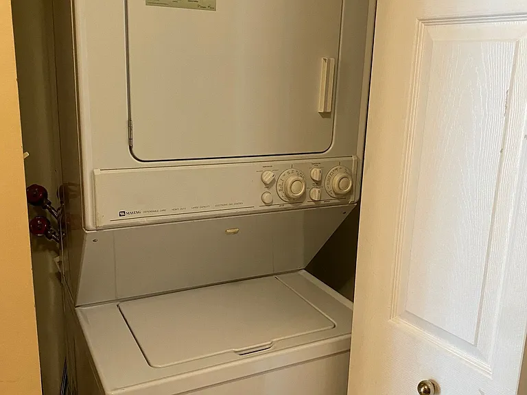 736 Bay St #1410 — Photo 27