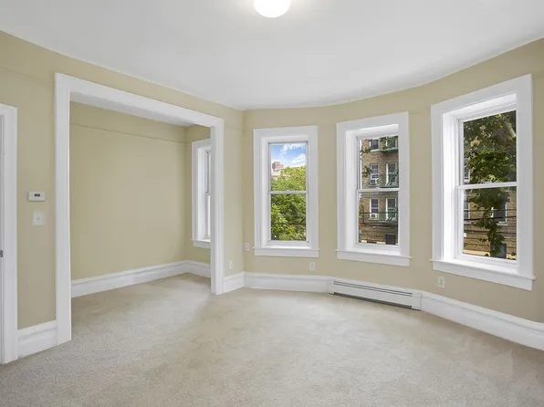 2253 Tiebout Avenue image 2 of 8