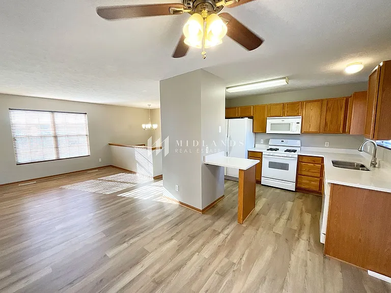 17854 Lillian St — Photo 4