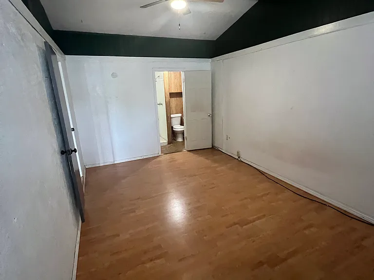 10819 Inglewood Ave — Photo 6