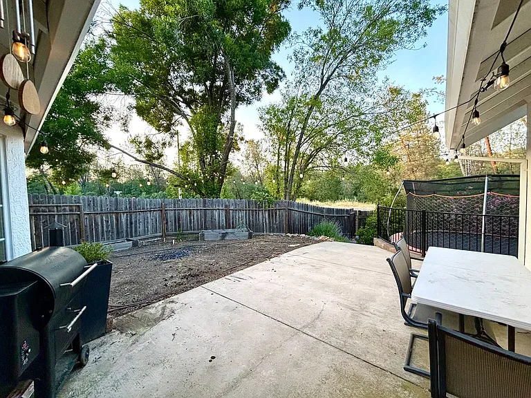 555 Reddington Dr — Photo 18