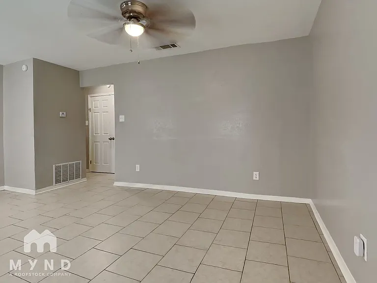 1302 Cardinal Dr #A — Photo 5