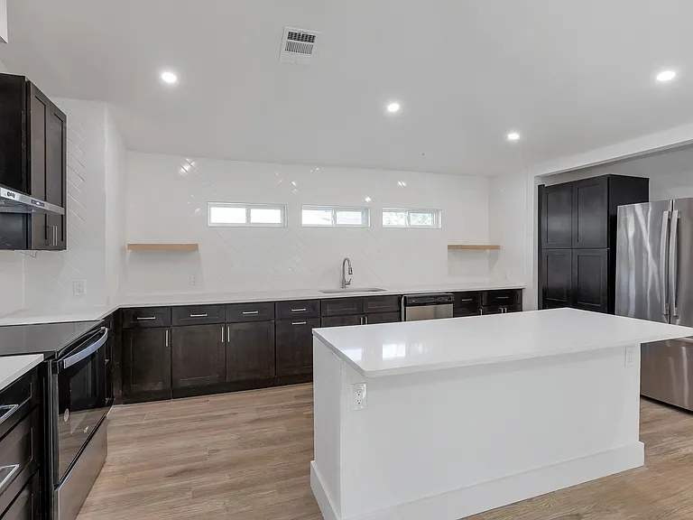 1023 Strickland St — Photo 6