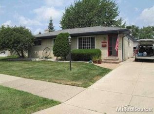 20513 Shores St, Saint Clair Shores, MI 48080