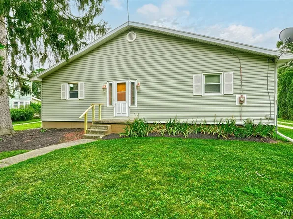 62 S Main St, Castile, NY 14427