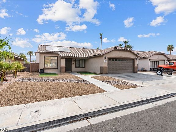 2nd image of 330 Desert Knolls St