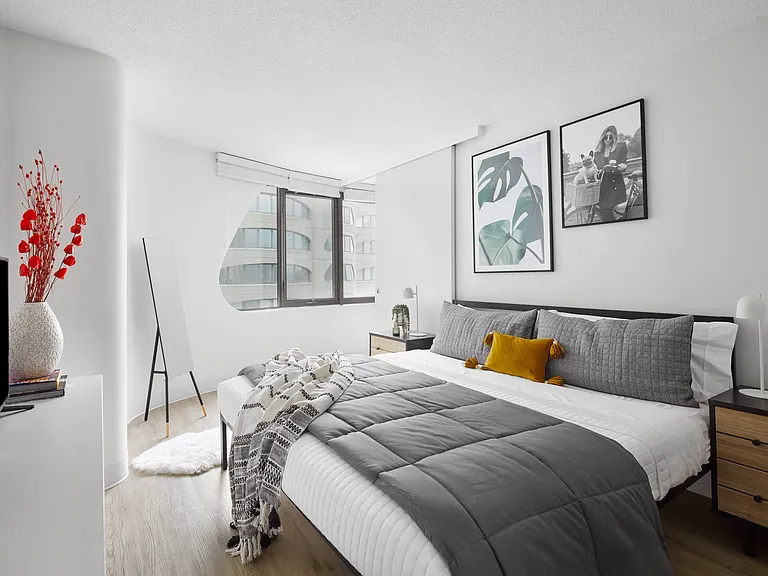 River City Apartments — Photo 7
