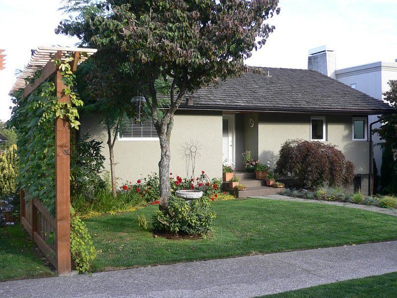 This home sits on one of the finest streets in Magnolia. It was completely remodeled from the studs out with all new plumbing, wiring, insulation and data cabling. This home was designed to easily create a Mother-in-Law with separate entry, plumbed/wired/gassed kitchen and laundry closet.