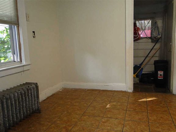5th image of 10415 Inwood St