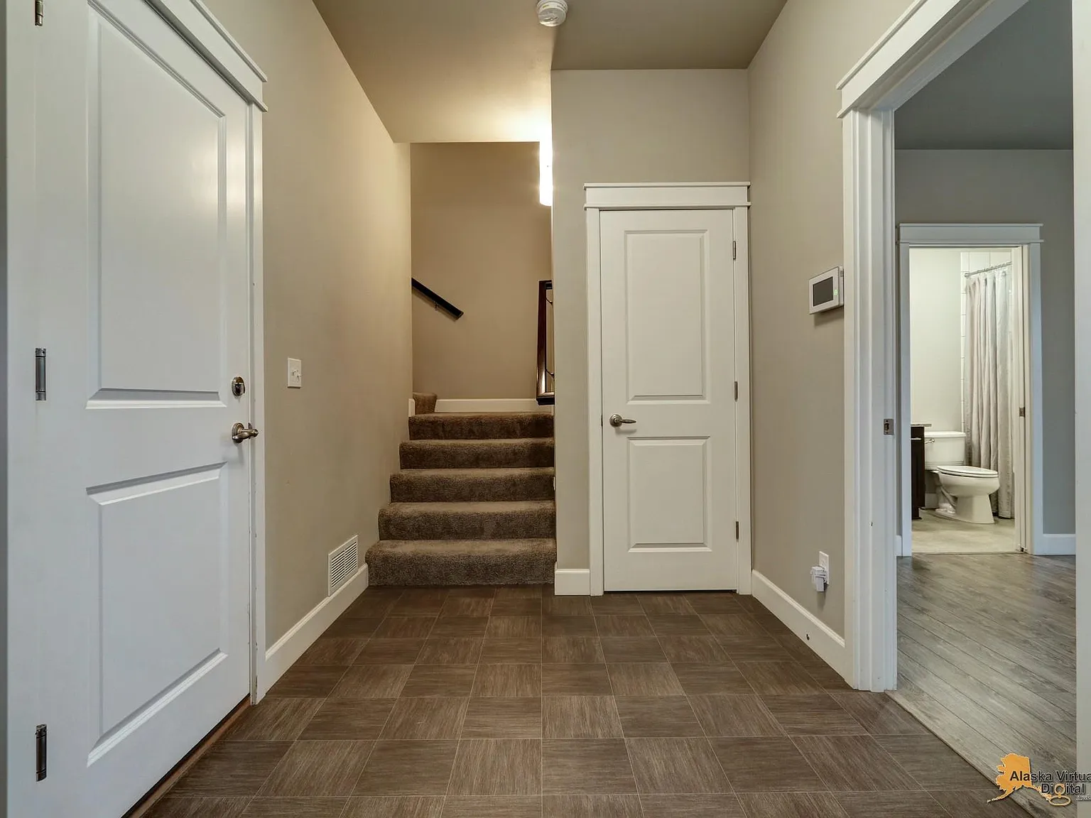 3 bed, 3.5 bath, 2176 sqft, $4,200 — Photo 4
