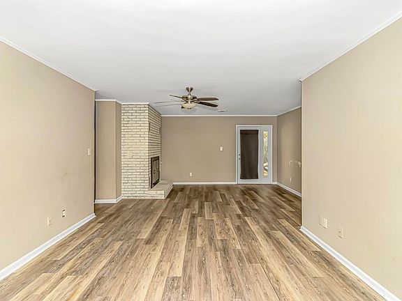 4th image of 181 Moss Dale Ln.