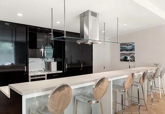 5th image of 311 W Broadway Townhouse #5