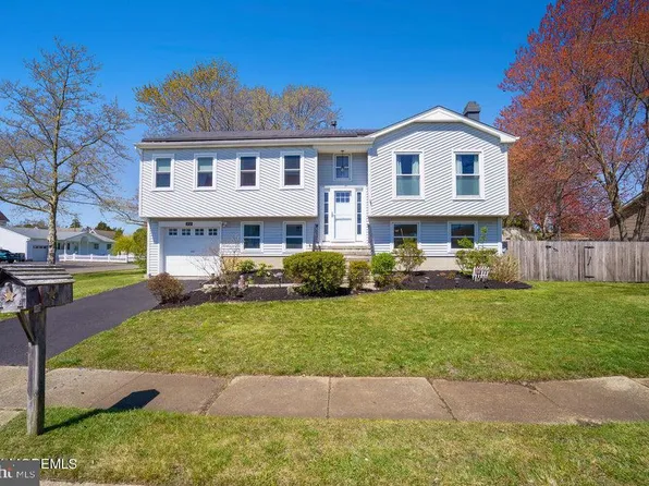42 Clarkson Dr, Toms River, NJ 08753