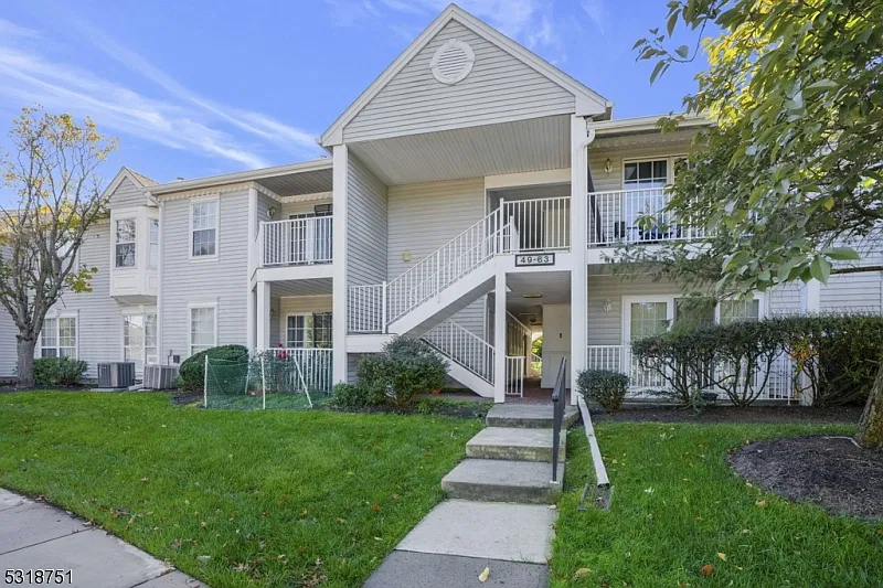 2 bed, 2.0 bath, $2,300 — Photo 1