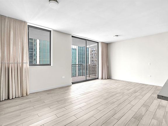 4th image of 999 SW 1st Ave APT 2614