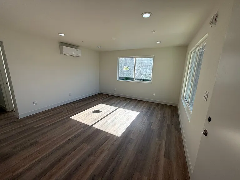 1565 Carlin St — Photo 5