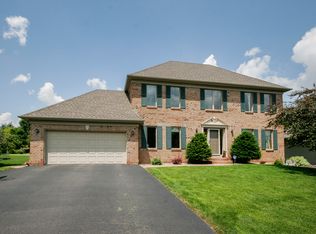 8630 Carriage Hill Rd, Savage, MN 55378