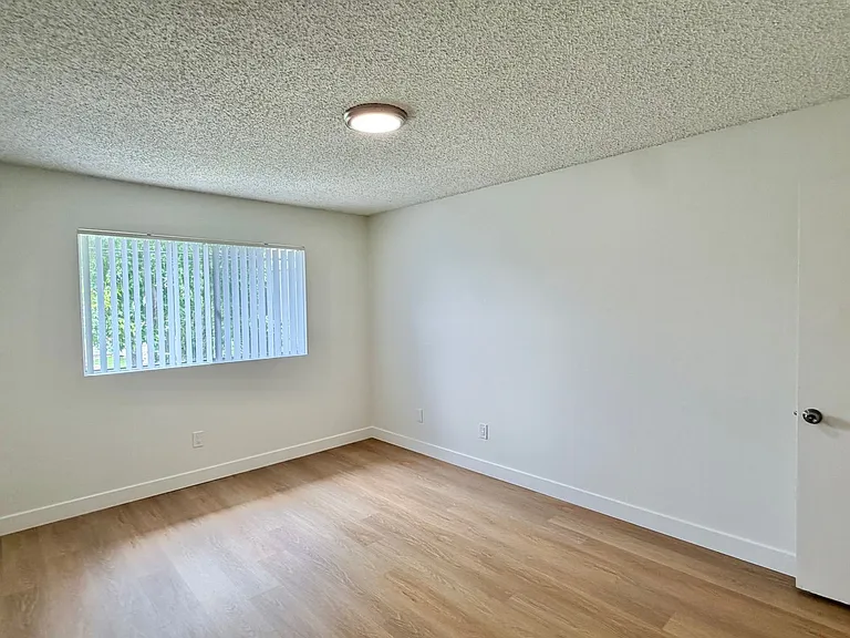 Cypress Apartments — Photo 25
