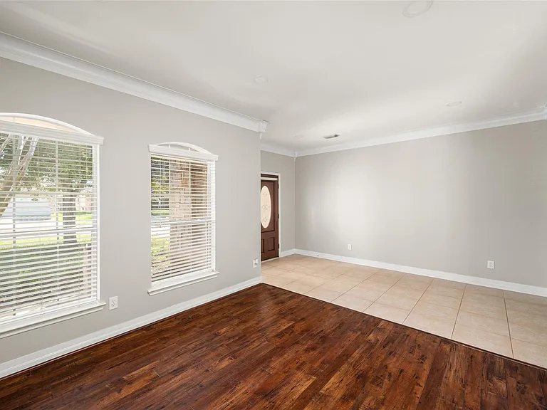 7414 Sabinal Creek Dr — Photo 13