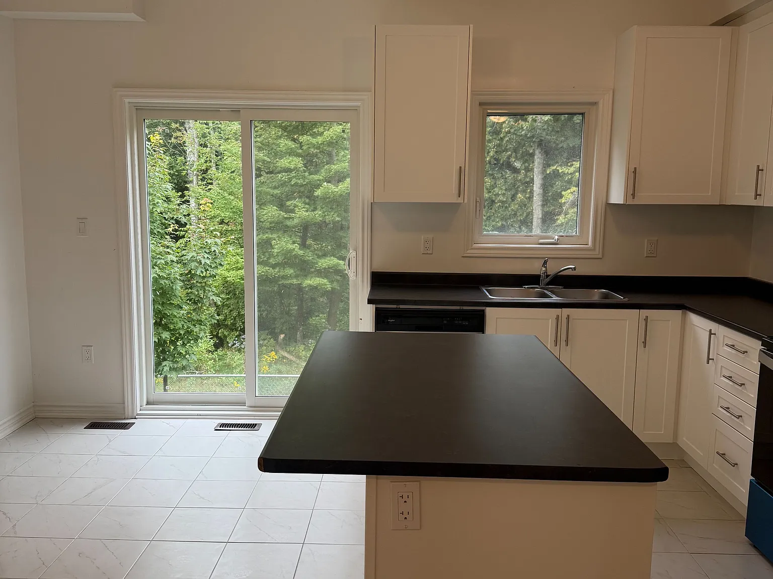4 bed, $2,750 — Photo 3