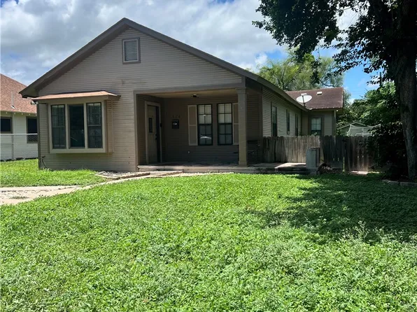 526 W Nettie Ave, Kingsville, TX 78363