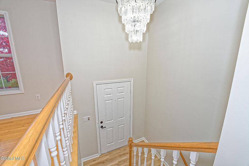 3rd image of 28 Manor Boulevard