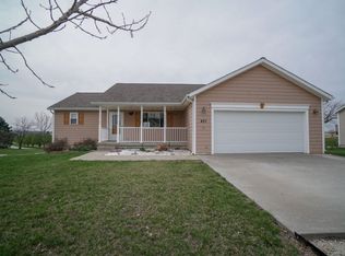 401 W Rock Creek Dr, Westmoreland, KS 66549