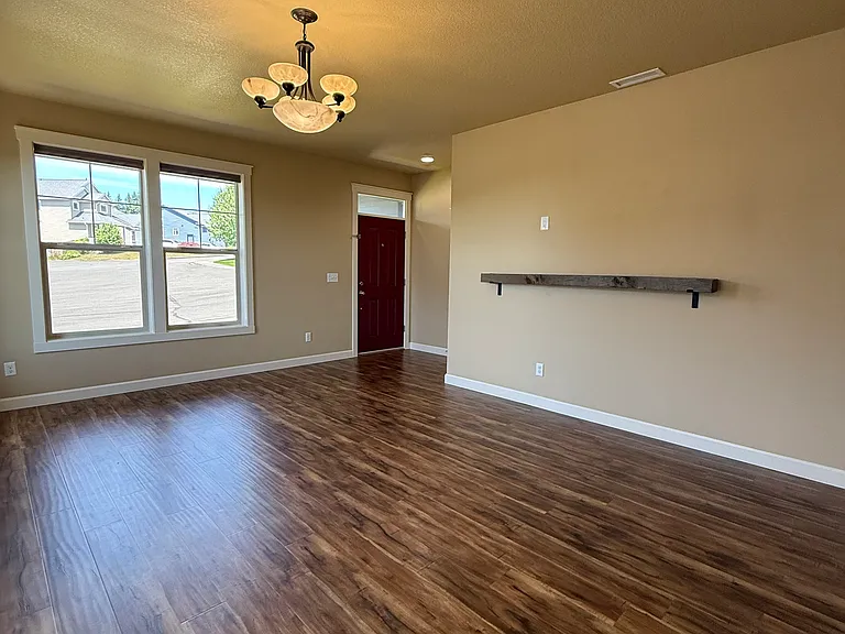1411 W East Pl — Photo 15