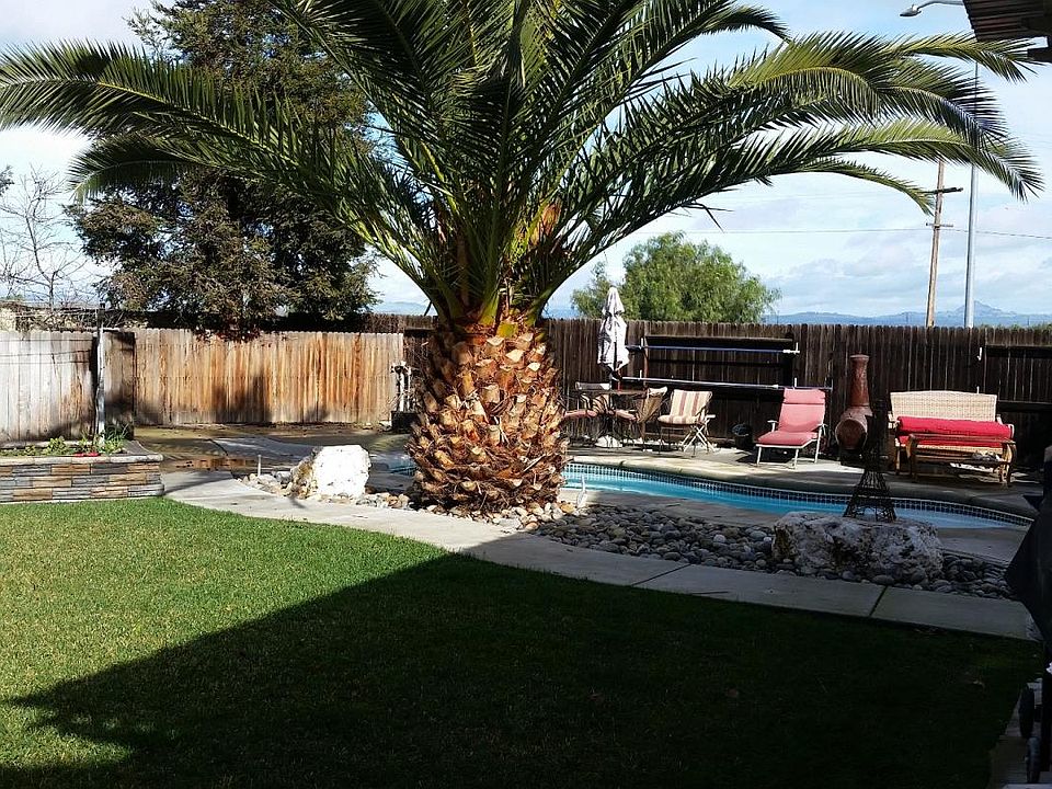 1st image of 50 Marguerite Dr