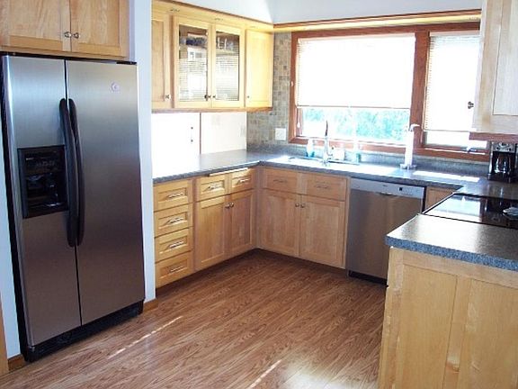4th image of 2416 Aurora Cir NE