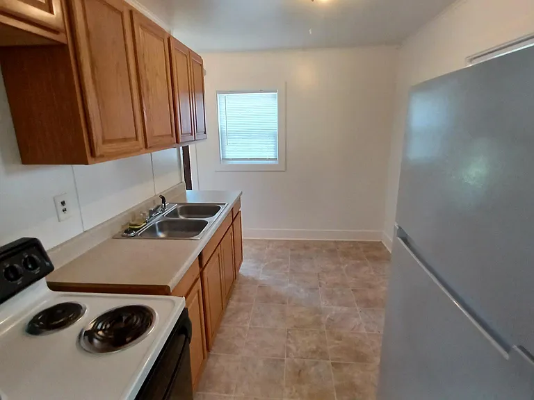 803 Cooper Ave — Photo 2