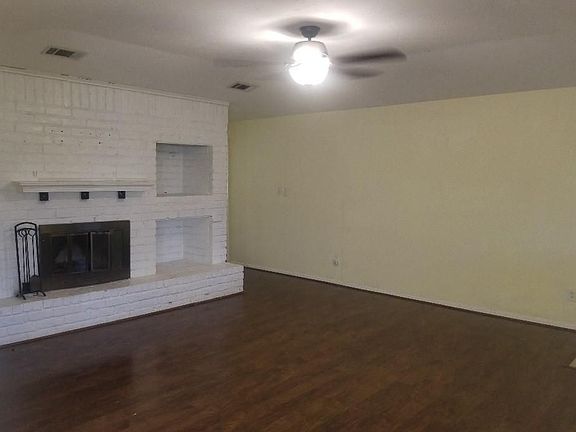 5th image of 5011 Shady Oaks Ln