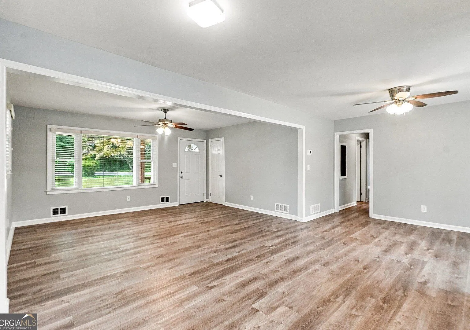 3 bed, 1.5 bath, 1220 sqft, $1,800 — Photo 4