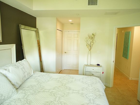 3rd image of 11503 NW 89th St APT 105