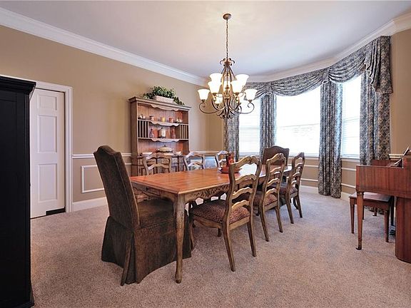 5th image of 107 Forest Glen Ct