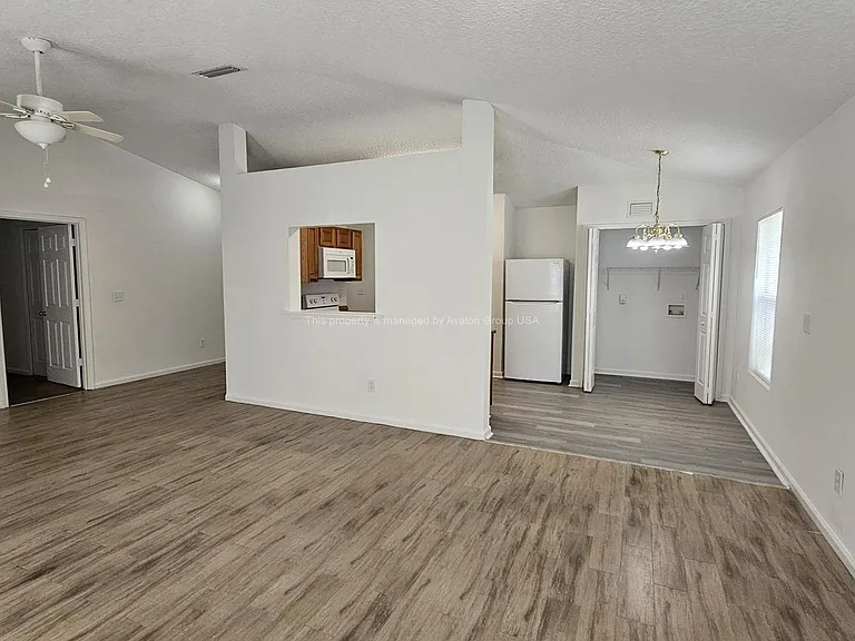 9453 Thorn Glen Rd — Photo 12