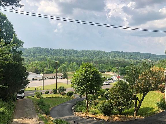 2nd image of 6046 Tazewell Pike