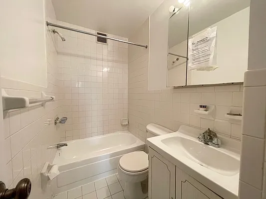 Rented by (Legacy) NY Quality Living Uptown | media 17