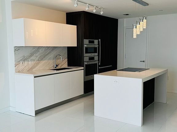 5th image of 851 NE 1st Ave #2300