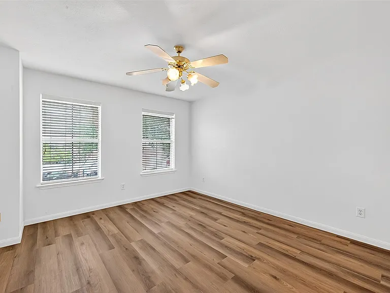 8366 Golf Green Cir — Photo 23