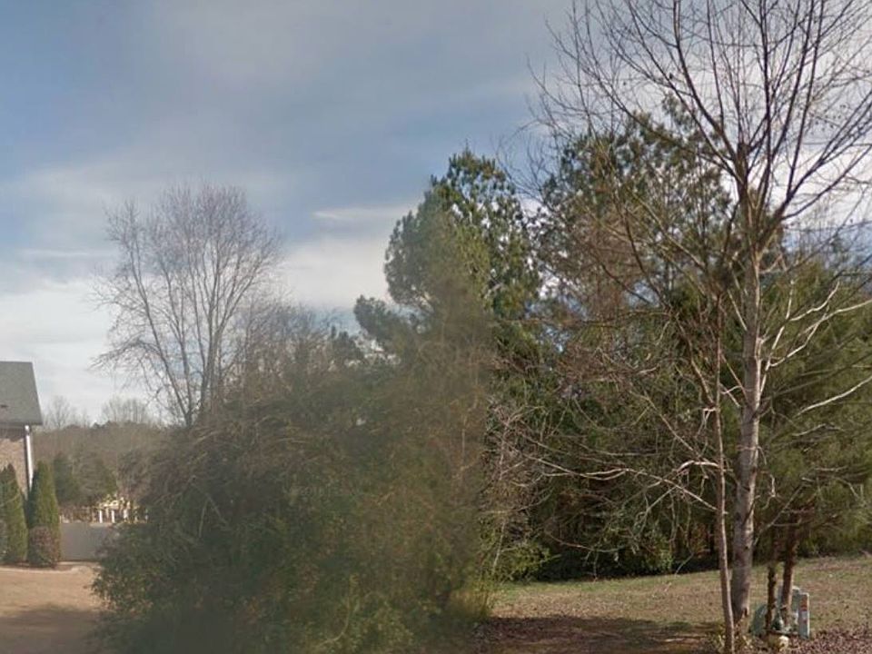 2nd image of 428 Meadow Winds Cir NE