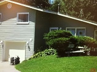 316 Lake View Dr NE, Solon, IA