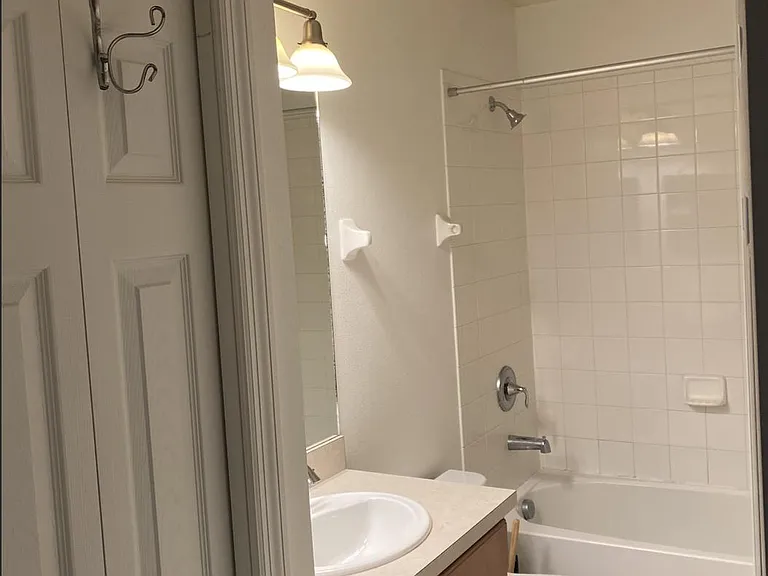 Main bathroom