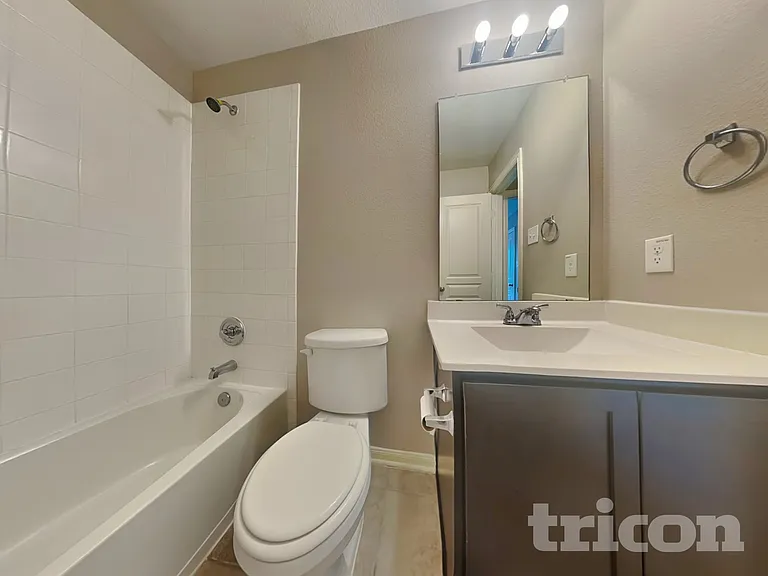 7707 Foxwaithe Ln — Photo 14