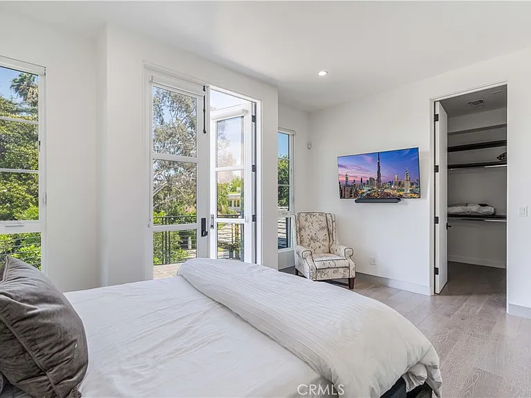 4435 Camellia — Photo 29
