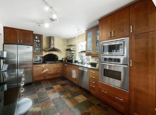 2041 Tompkins Cres, North Vancouver, BC V7H 2C9